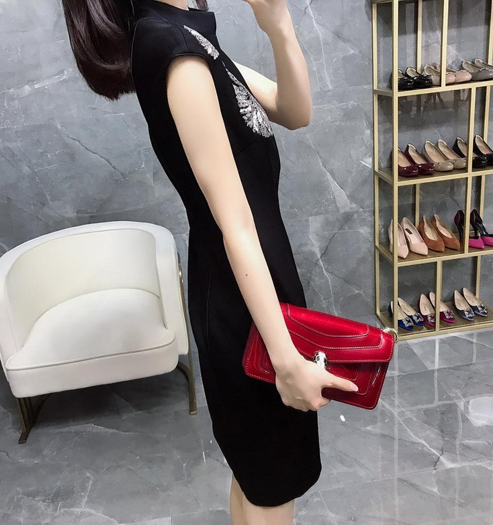 Čínské šaty cheongsam（korálkové velké listy）