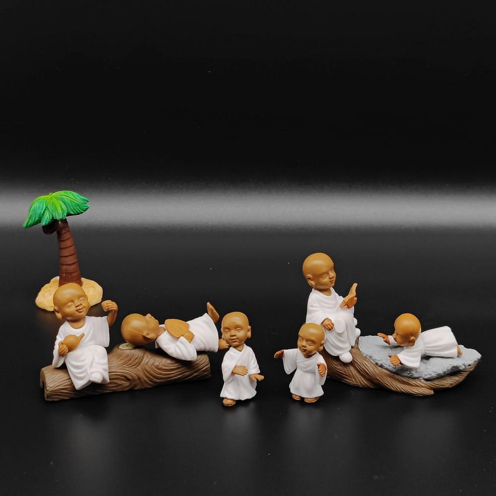Dekorativní figurky – Bílí mini mniši